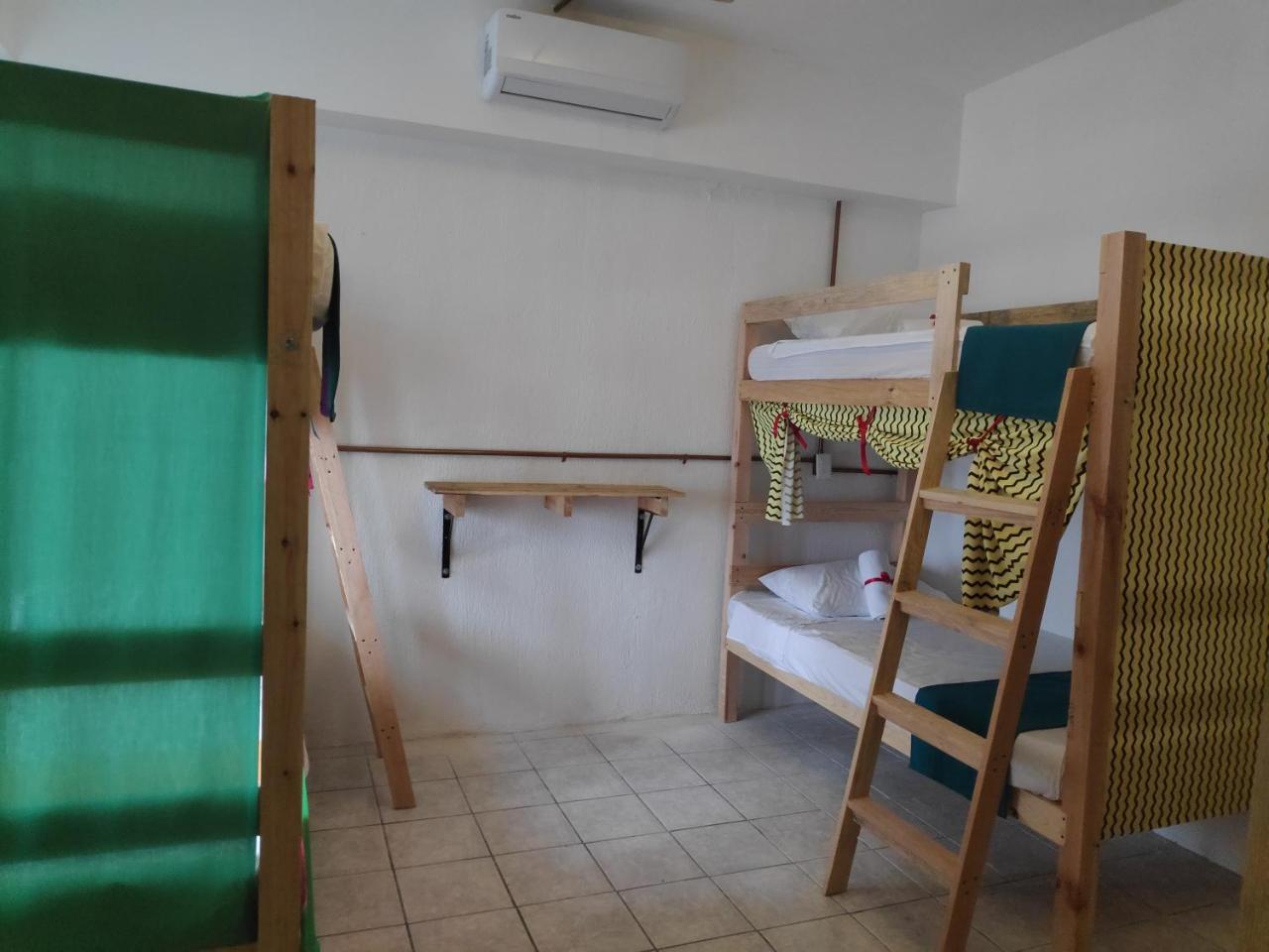 Morenita Linda Hostel Cancun Exterior photo